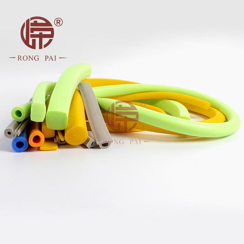 硅橡膠發(fā)泡密封條有哪些類型又有哪些優(yōu)缺點？-常州嶸牌橡塑制品有限公司