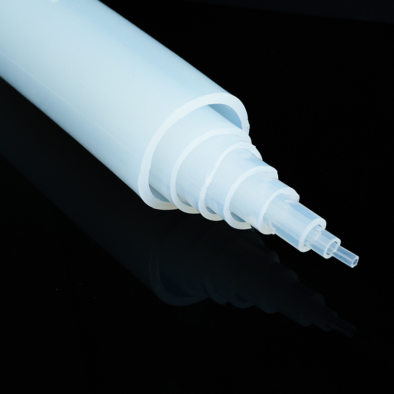 蠕動泵管頻繁破裂？嶸牌加強型硅膠管實測百萬次擠壓壽命